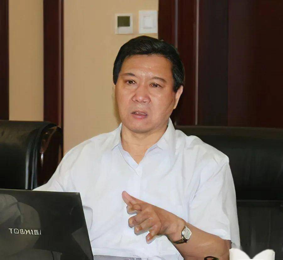 侯外庐学术讲座第二百四十四讲暨120周年校庆年系列活动:学术研究运用别集的三个层面