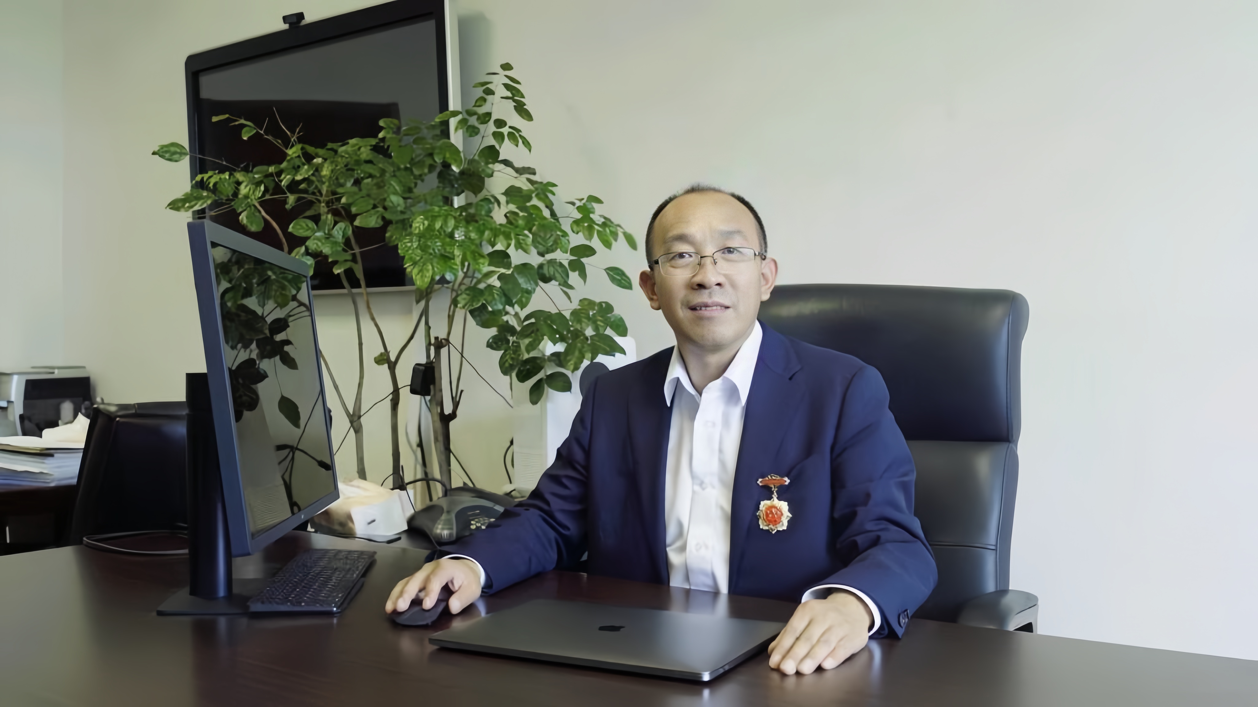 伟德国际1949始于英国创新论坛第一千四百八十五讲：金属-有机限域结构可控组装与拟酶催化