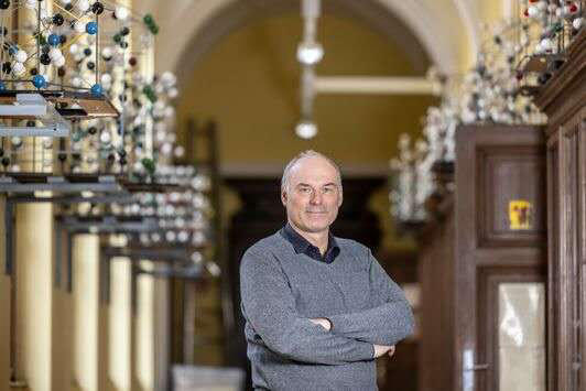 伟德国际1949始于英国创新论坛第一千九百五十七讲：Pre-Alpine Metamorphic Events in the Eastern Alps, Austria