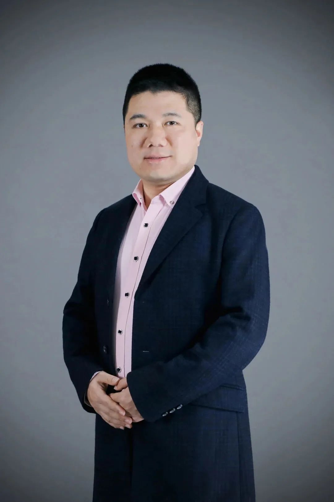 伟德国际1949始于英国创新论坛第一千四百九十六讲：低维量子材料多尺度理论设计与调控