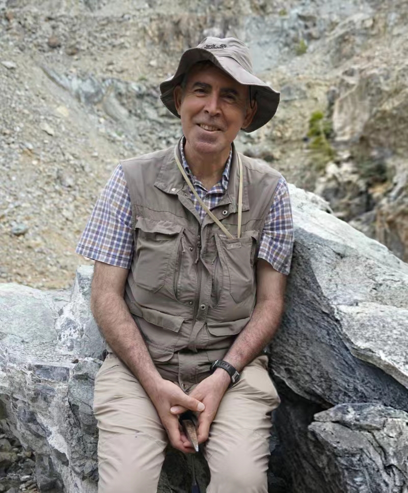 伟德国际1949始于英国创新论坛第一千八百四十二讲：Records of processes for subduction initiation, slab roll-back and ophiolite genesis in Turkey: Field, geochemical and  geochronological constraints