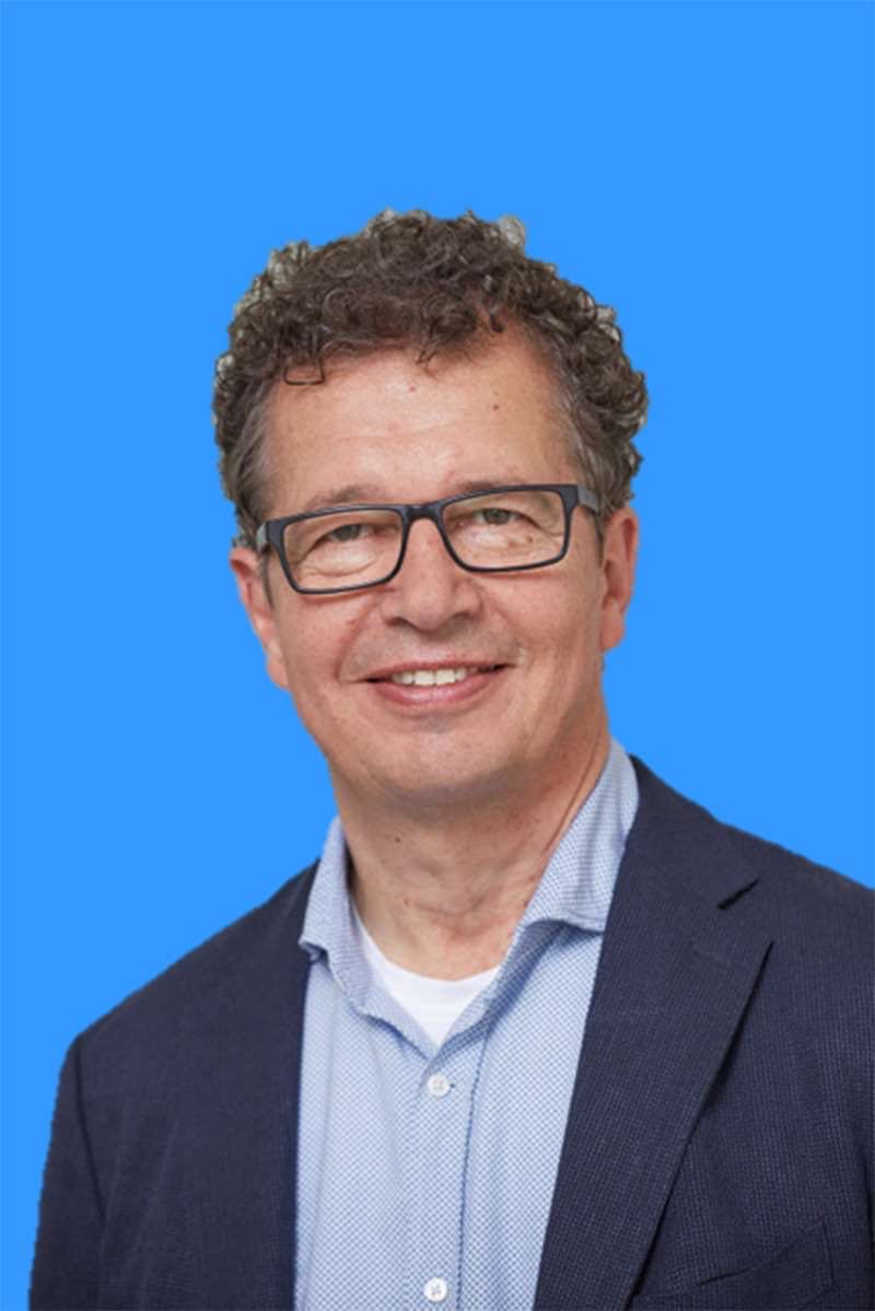 伟德国际1949始于英国创新论坛第一千五百讲:Mechanism(s) of Photocatalytic Processes: Revisited!