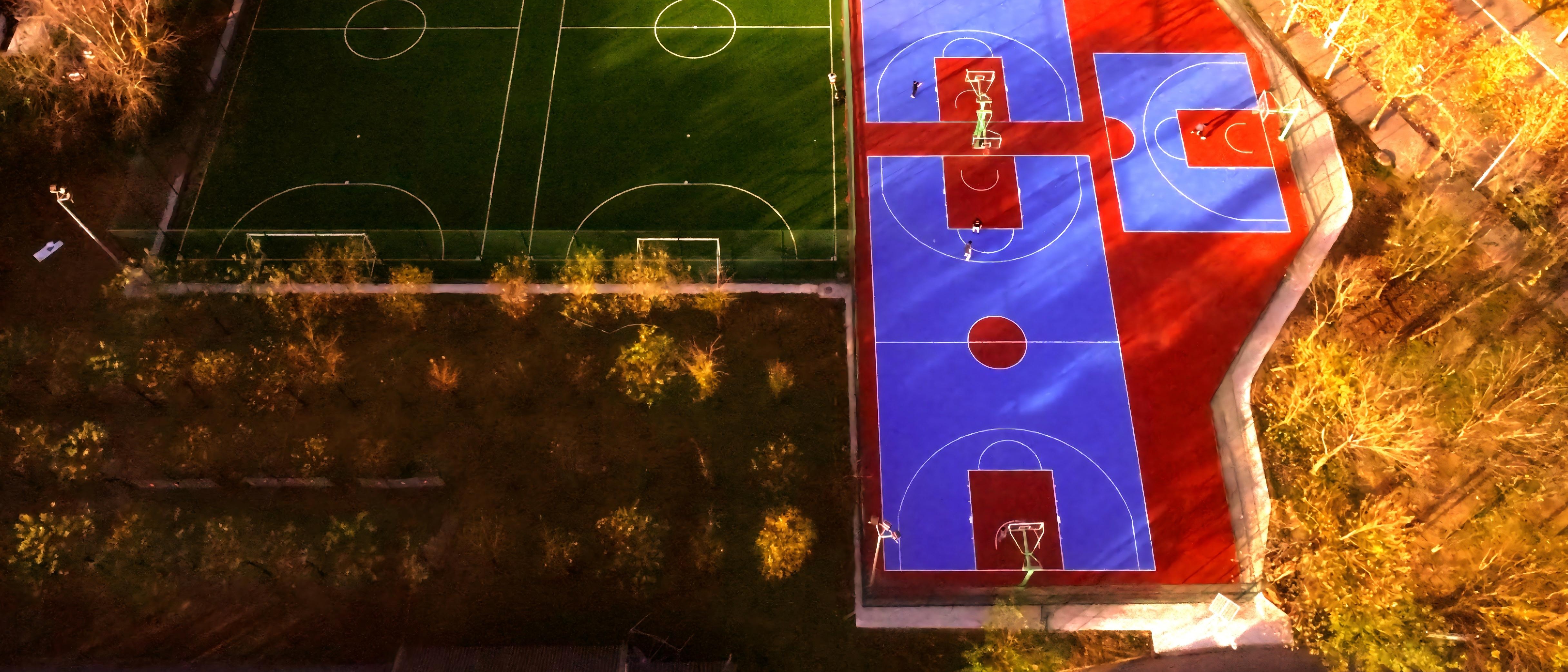 学校新建运动场地正式落成启用